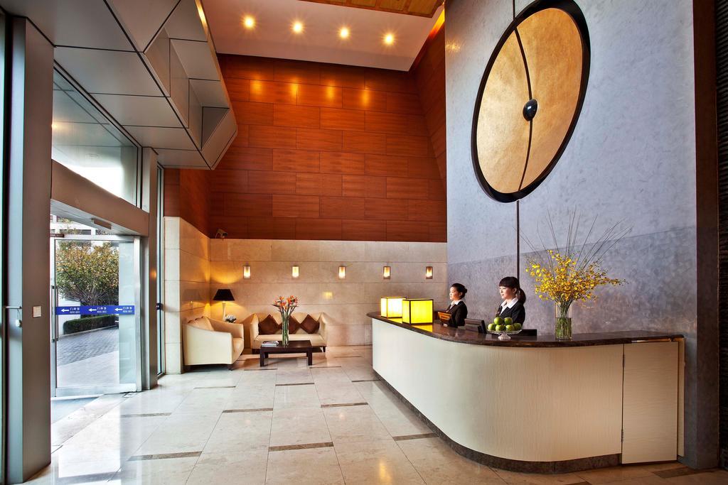 Acme Riverside Serviced Apartment Шанхай Экстерьер фото